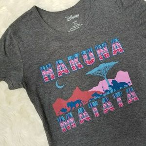 Disney | Hakuna Matata Lion King Graphic Tee xs